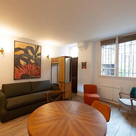 Au Pied De La Tour Apartment Париж Екстериор снимка